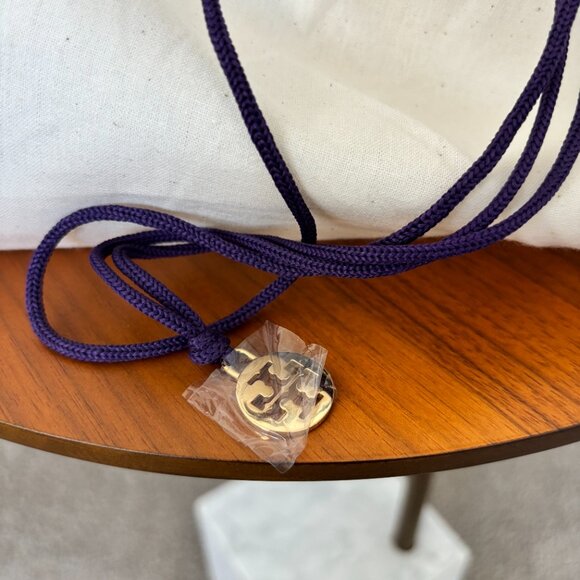 Tory Burch Marion Pebbled Leather Shoulder Bag – Black with Gold Chain Strap - Picture 7 of 11